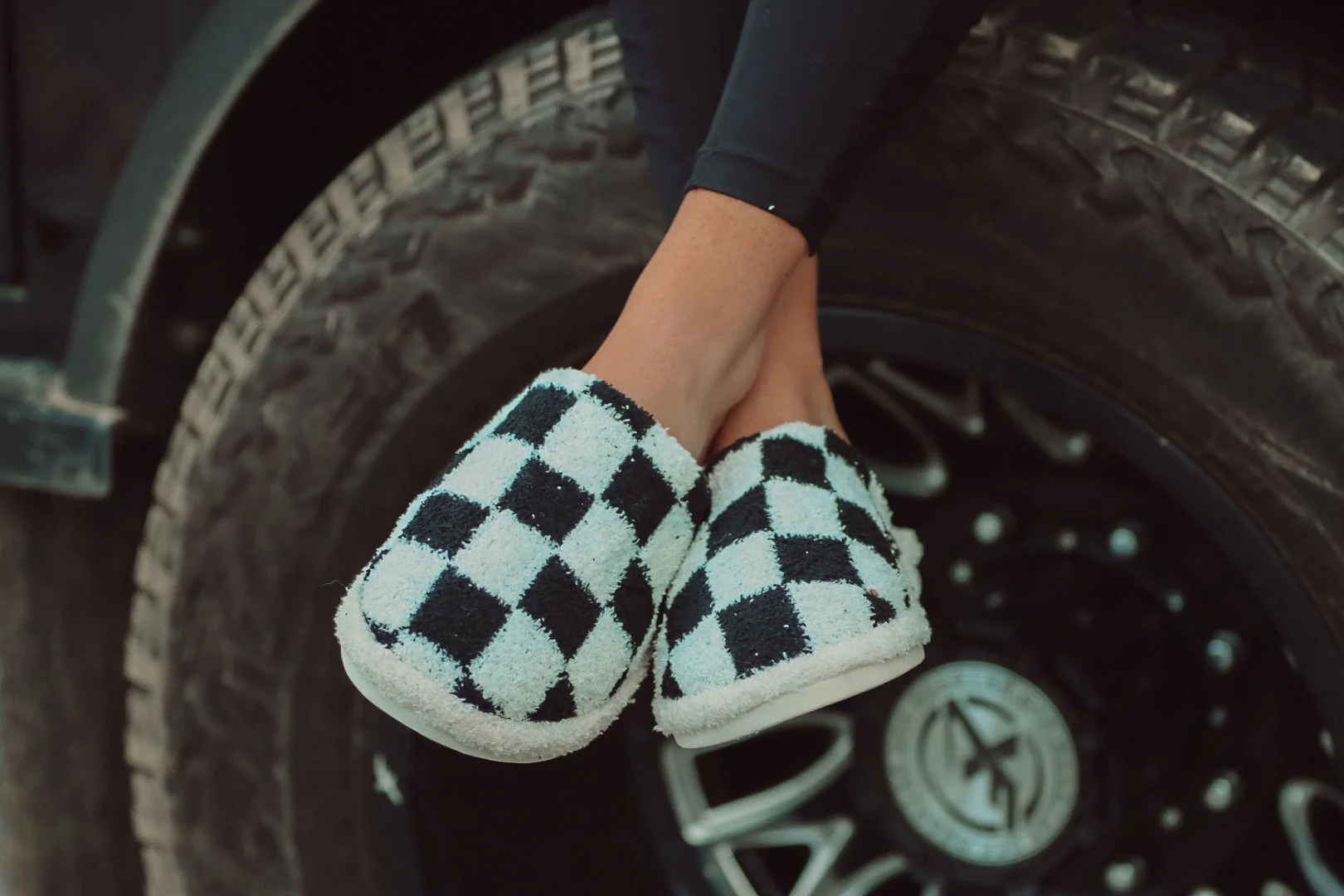 CHECKERED SLIPPERS - Image 3